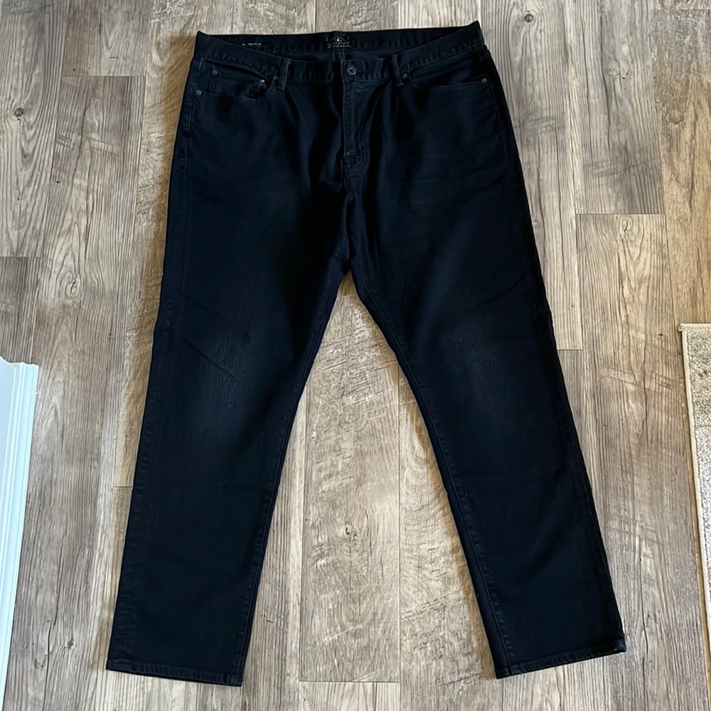 Lucky Brand 410 Athletic Fit 40x32 Black Jeans.